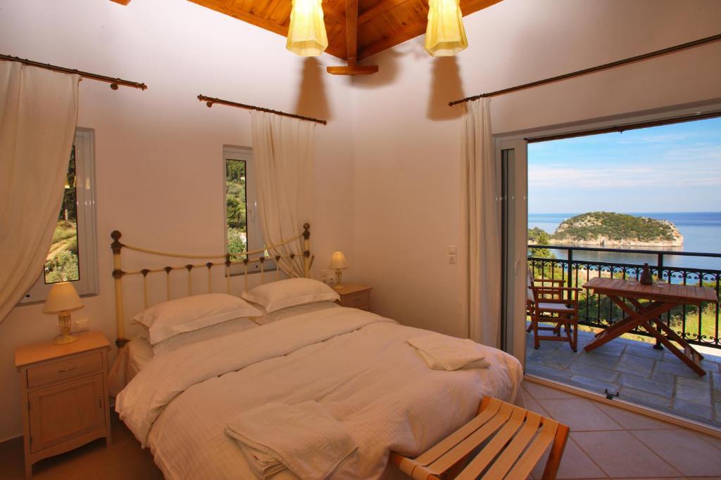 Mando Beachfront 3*